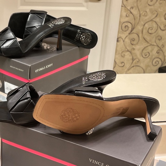 Vince Camuto Beautiful New Black Sandals - Endnota Leather - Picture 3 of 3